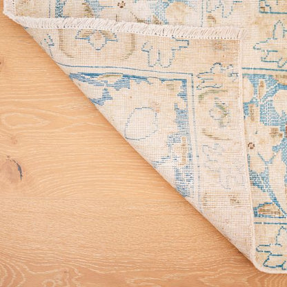 Persian Mahal Handmade Are Rug With a Vintage Design