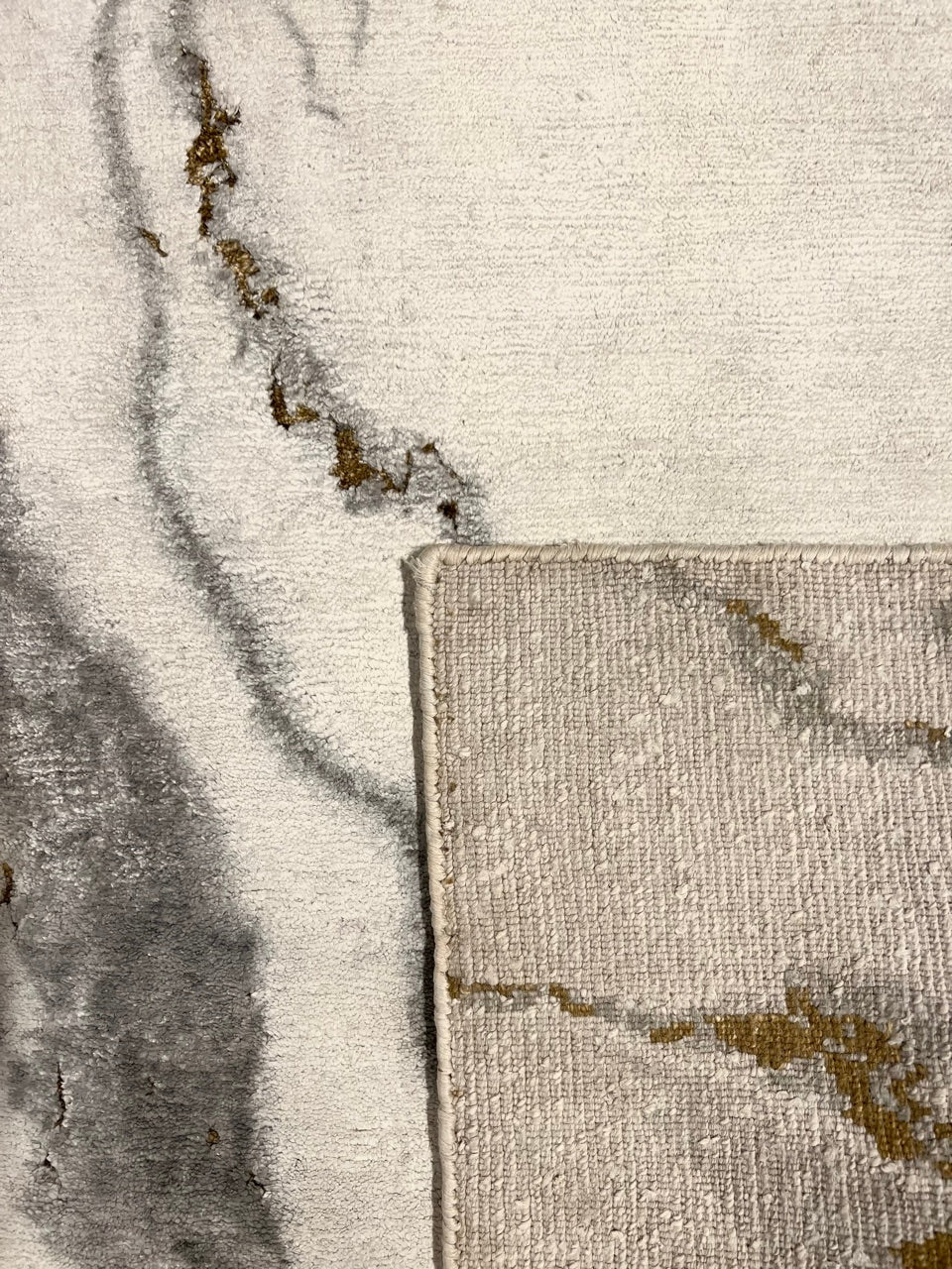 Hand-Knotted Modern Indian Bamboo Silk And Wool Carpet
